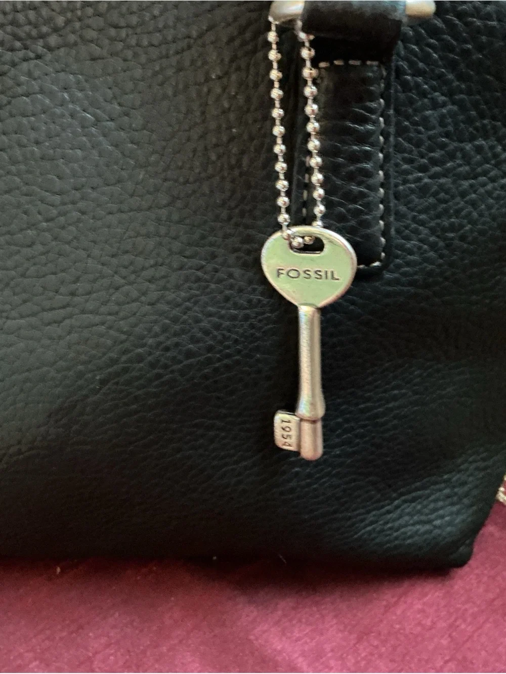 Vintage Fossil 75082 Black Pebbled Leather Handbag W Key Charm EUC